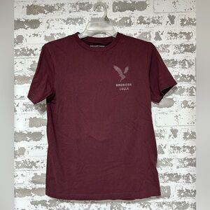 American Eagle Outfitters Short Sleeve Crew Tee in Burgundy
